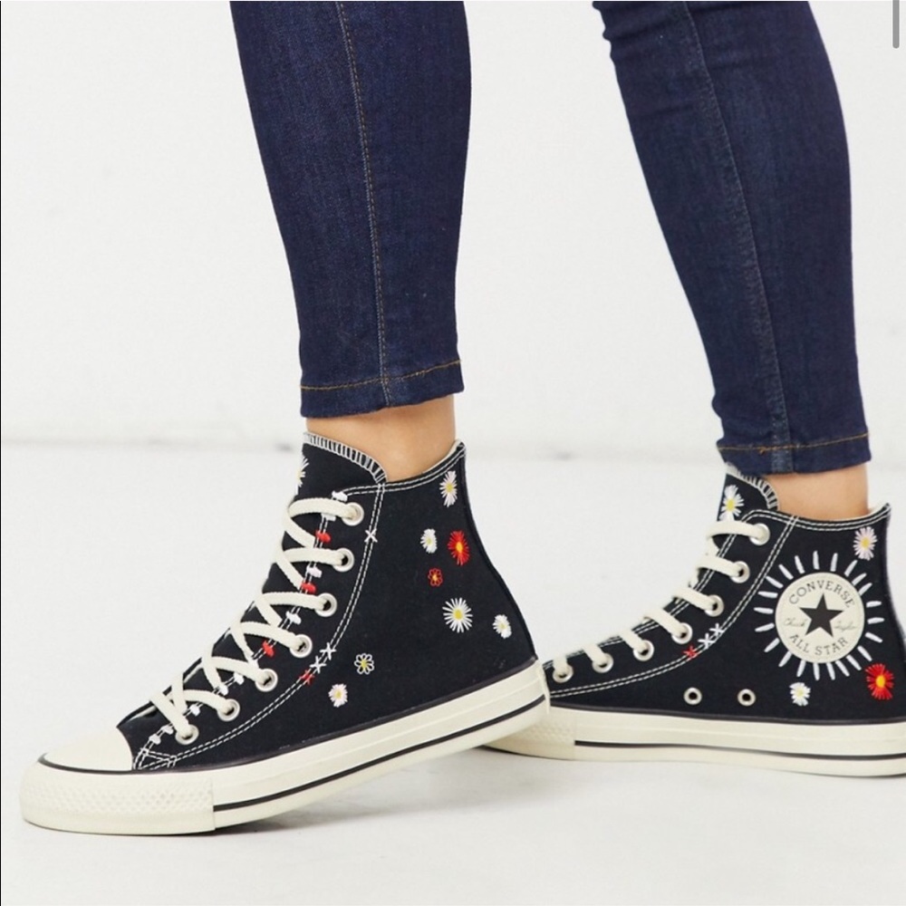 New Embroidered Converse🌹